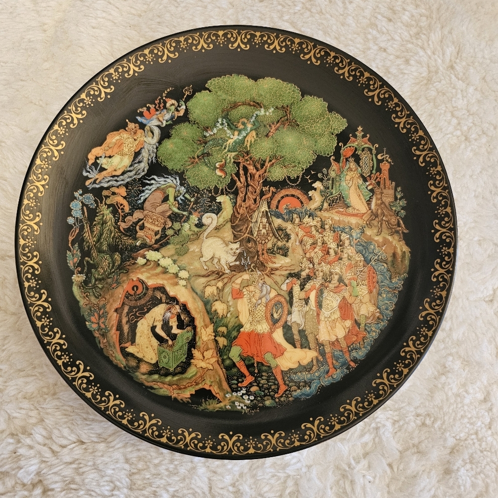Russian Legends Collectors Plate - Lukomoryka.....1 of 5